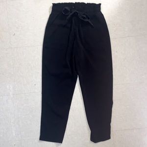 Zara black dress pants with pockets!!